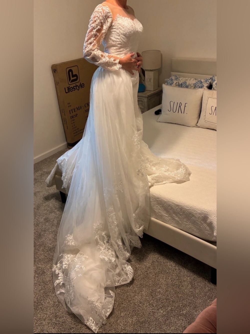 White/Ivory Lace Long-Sleeve Bridal Gown Detachable Train